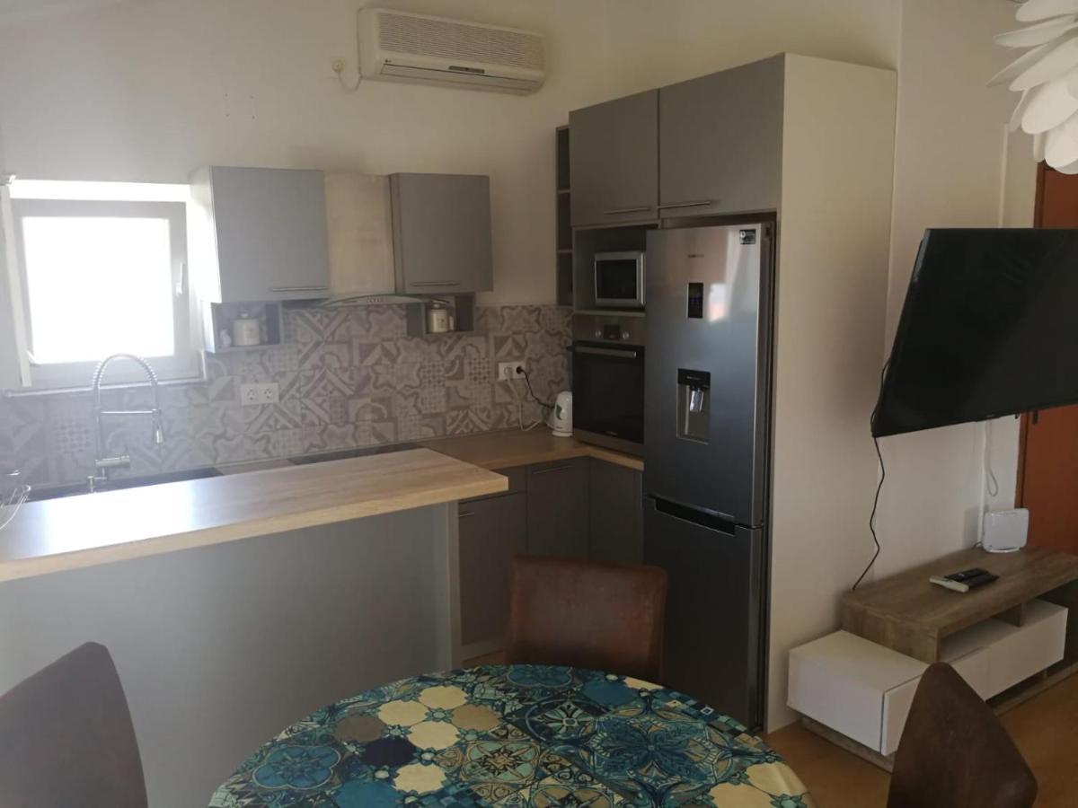 Apartmani Nea Biograd Na Moru Buitenkant foto