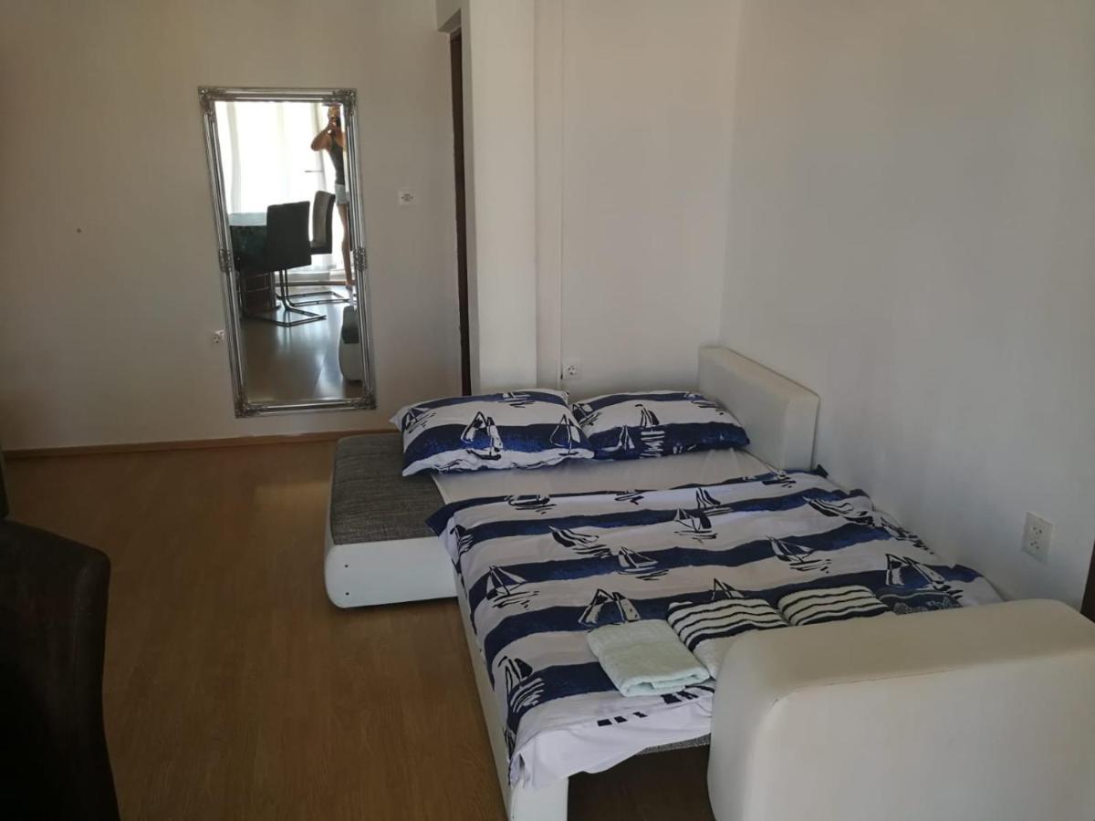 Apartmani Nea Biograd Na Moru Buitenkant foto