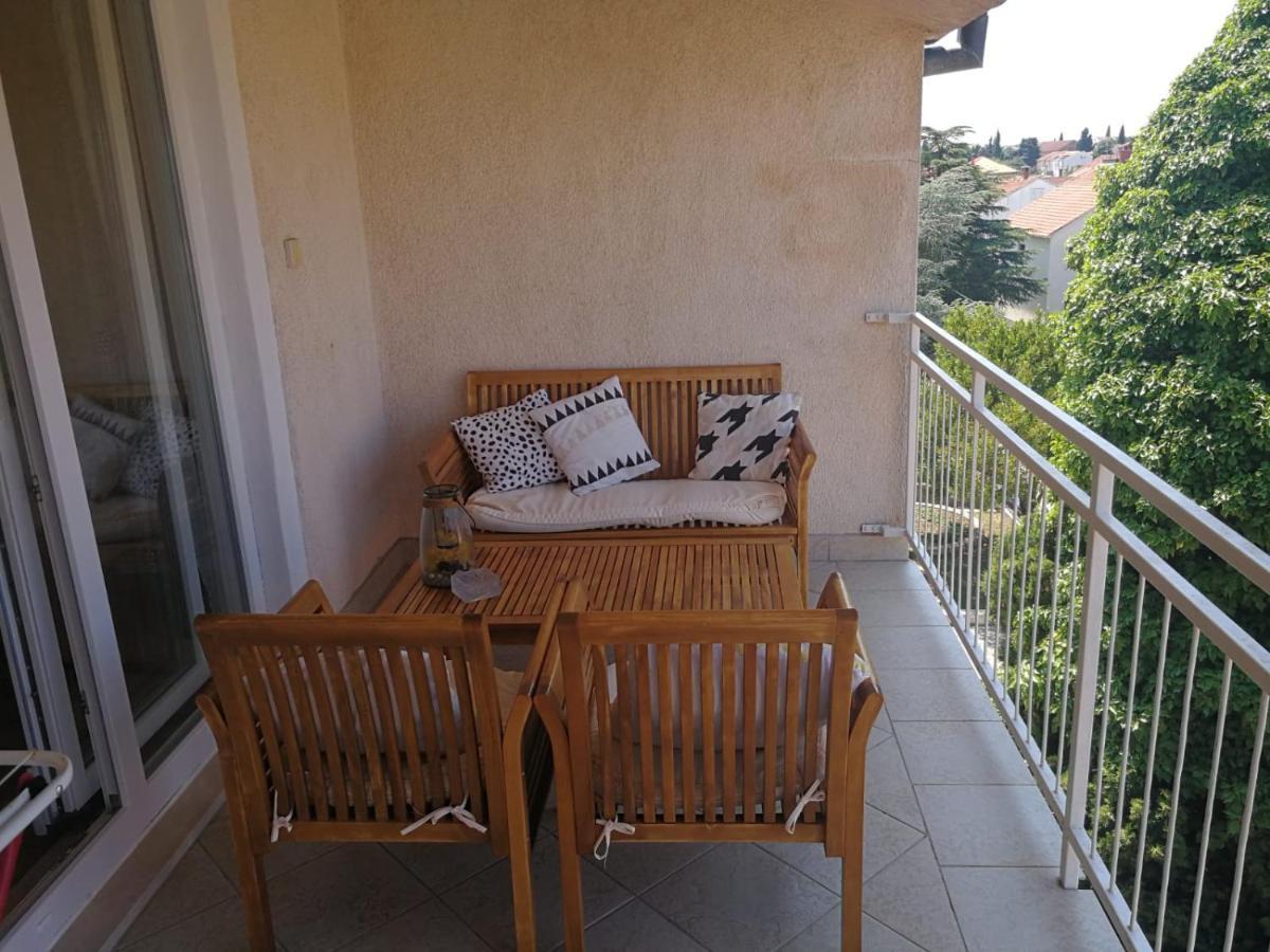Apartmani Nea Biograd Na Moru Buitenkant foto