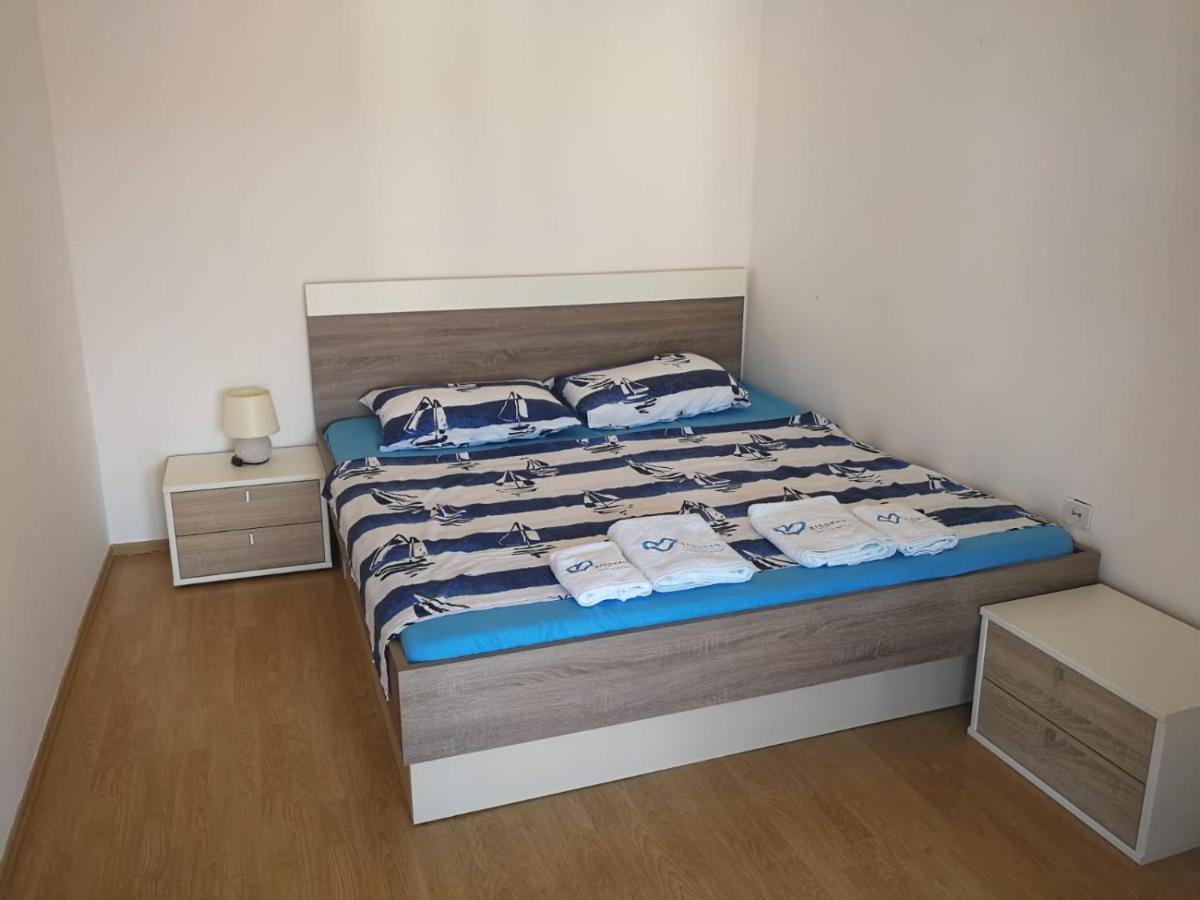 Apartmani Nea Biograd Na Moru Buitenkant foto