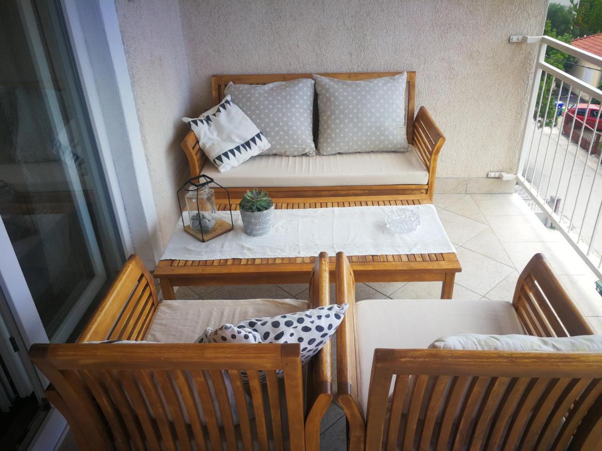 Apartmani Nea Biograd Na Moru Buitenkant foto