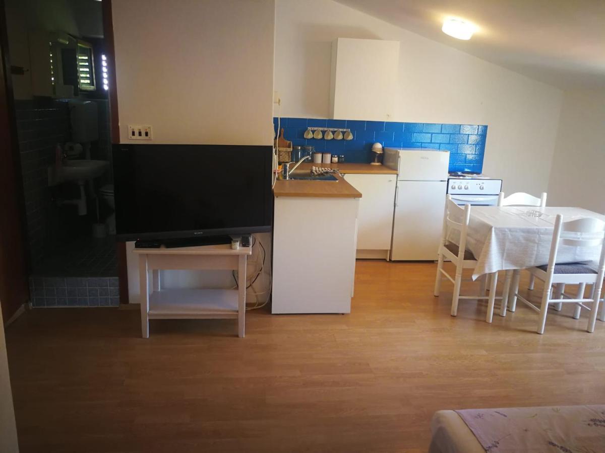 Apartmani Nea Biograd Na Moru Buitenkant foto